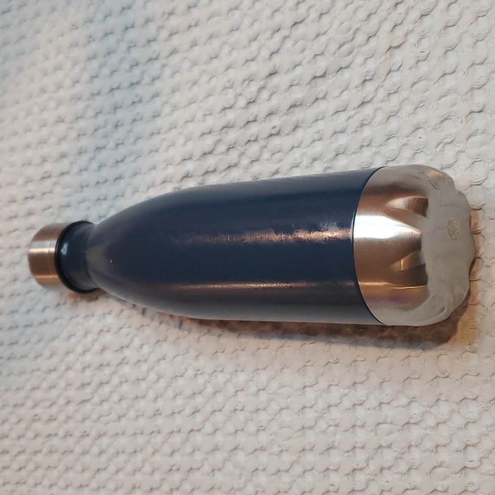 Double Insulated Stainless Steel Water Bottle - Picture 2 of 4